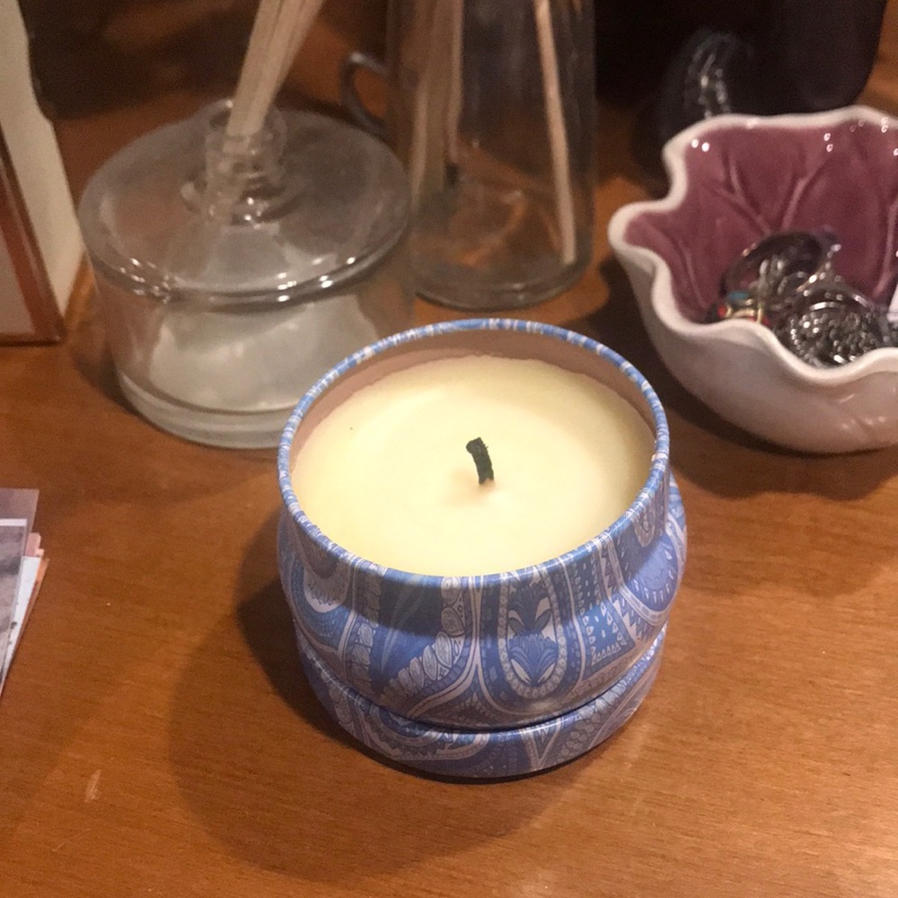 sky paisley champaign scent candle